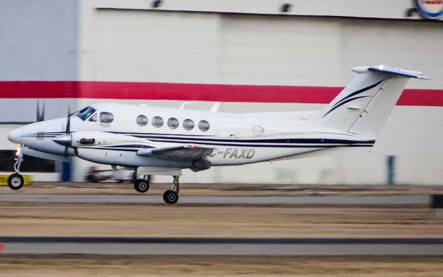 Beechcraft Super King Air 200 (C-FAXD)