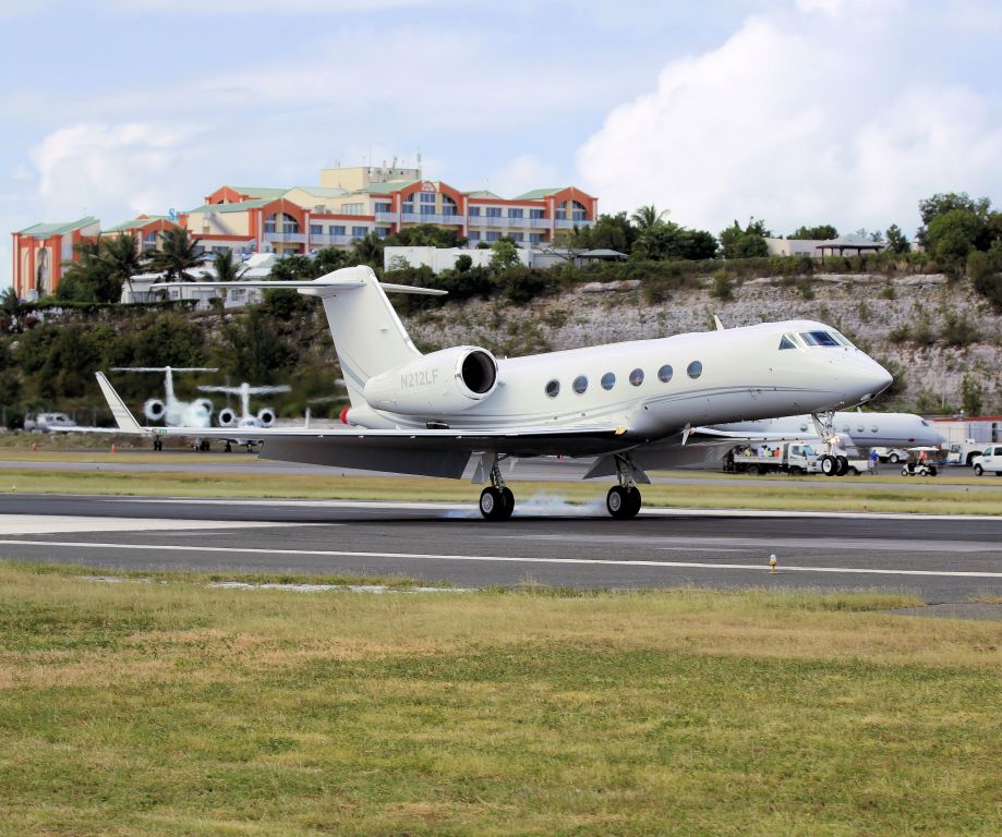 Gulfstream Aerospace Gulfstream IV (N212LF)