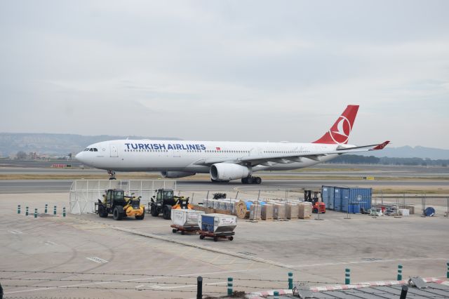 Airbus A330-300 (TC-JNJ) - Photos taken from the LEMD Spotters airfield.br /br /© Isaac Hernán - Control_TWRbr /br /If you want the images in high-resolution contact Control_TWR at 118.800mhz@gmail.com (I give them for free but with attribution).