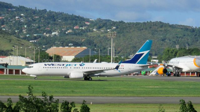 Boeing 737-800 (C-FLBV)