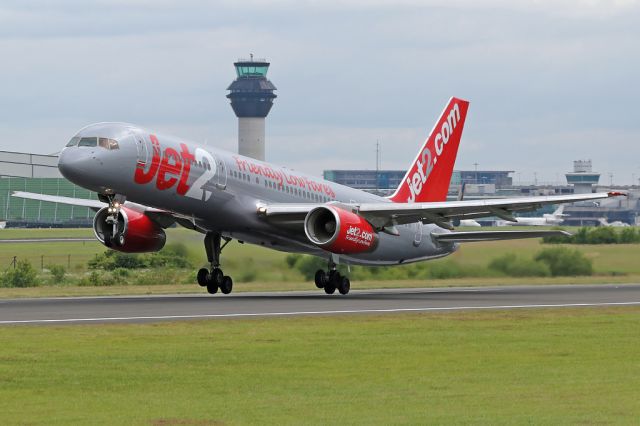 Boeing 757-200 (G-LSAG) - EXS893 departing to Malaga.  B752s without winglets almost seem a rarity these days.