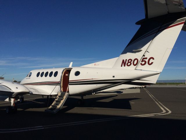 Beechcraft Super King Air 200 (N805C) - Sitting on the ground in San Carlos, CA before leaving for Truckee-Tahoe