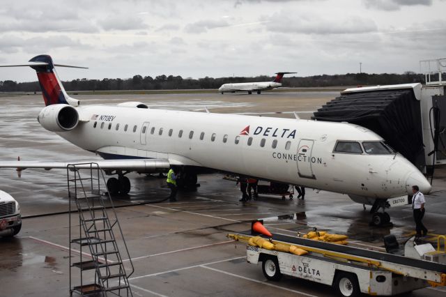 Canadair Regional Jet CRJ-700 (N713EV) - After landing from Boston, before heading to Detroit