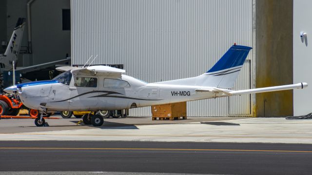 Cessna Centurion (VH-MDG)