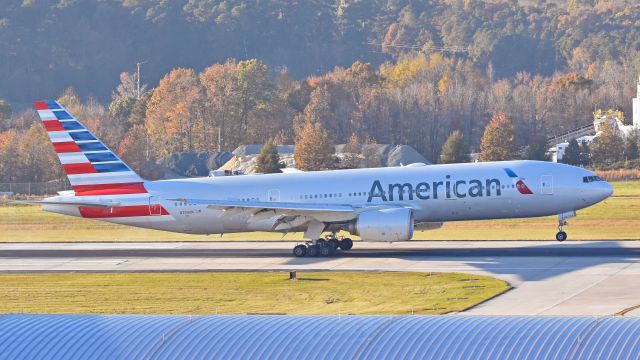 Boeing 777-200 (N793AN) - American Airlines Boeing 777-200 (N919NN) from EGLL arrives at KRDU Rwy 5L on 11/17/2018 at 3:59 pm.