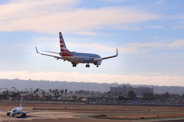 Boeing 737-800 (N800NN) - Instagram: SanDiegoSpotter