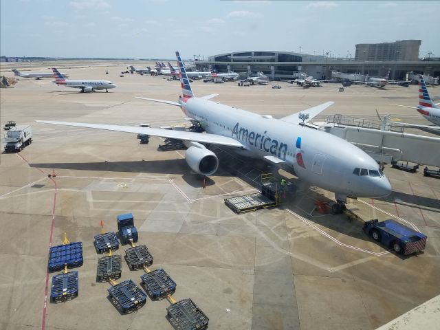 Boeing 777-200 (N792AN) - AA 777-223ER N792AN seen from the skylink over terminal A at DFW on August 2, 2018.