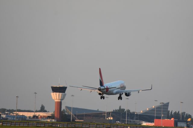 Embraer 170/175 (F-HBXA) - vendredi 4 mai 2018 Bordeaux - Lille à l’atterrissage piste 08 