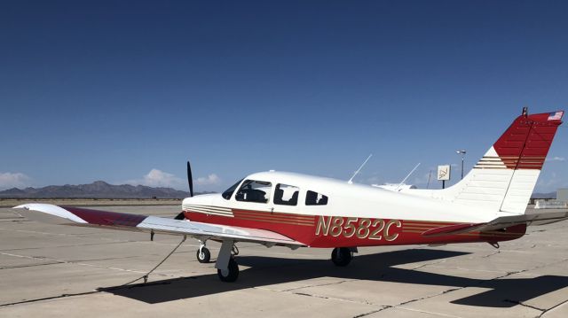 Piper Cherokee Arrow (N8582C)