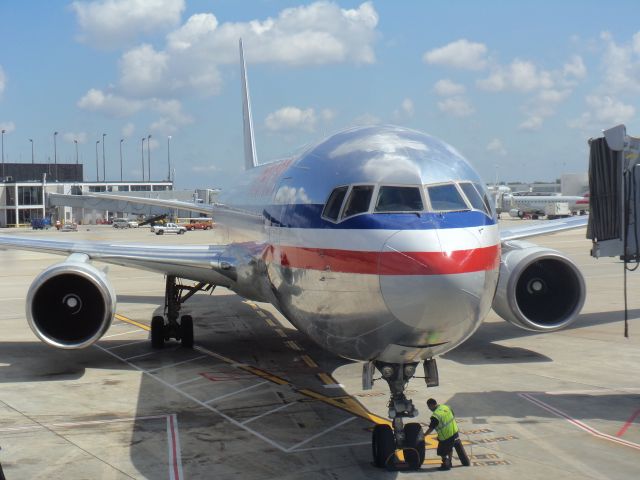 BOEING 767-200 (N353AA) - Boeing 767-300ER (Justin Pistone)