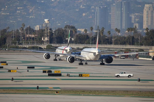 BOEING 777-300ER (F-GSQC)