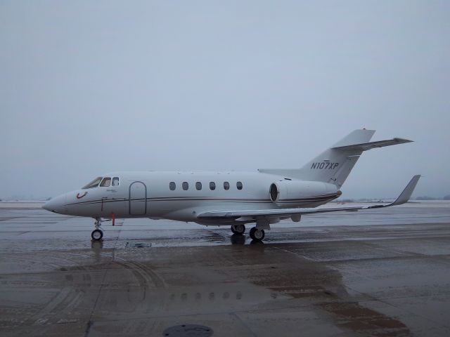 Hawker 800 (N107XP)