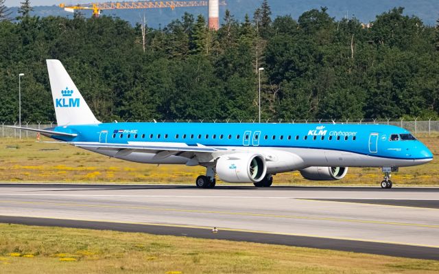 EMBRAER ERJ-190-400 (PH-NXC)