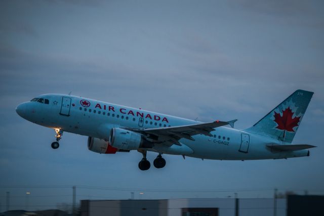 Airbus A319 (C-GAQZ)