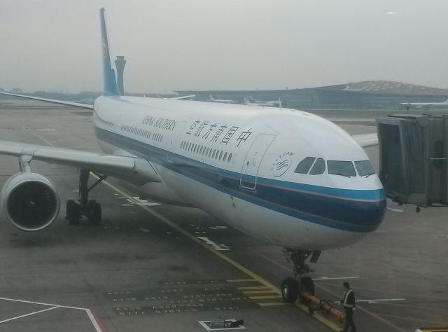 Airbus A330-300 (B-5959) - China Southern Airlines A330-323 at gate