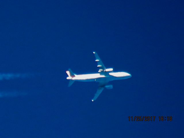 Airbus A320 (N679AW)