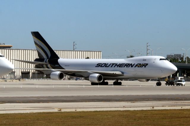 Boeing 747-400 (N558CL) - 27-Dec-12.