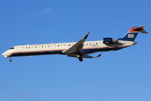 Canadair Regional Jet CRJ-900 (N246LR)