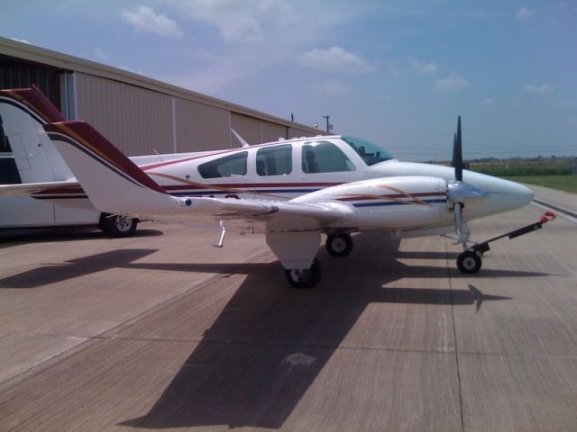 Beechcraft 55 Baron (N277AG)