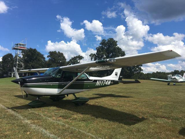 Cessna Skyhawk (N1174M)