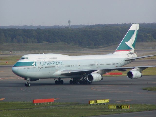 Boeing 747-400 (B-HOV)