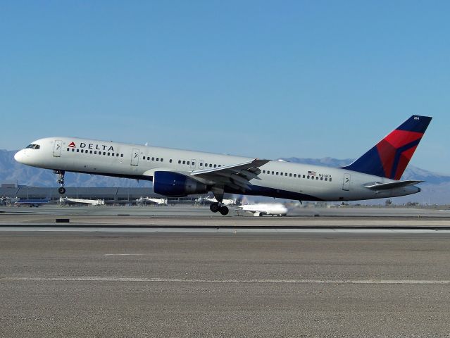 Boeing 757-200 (N614DL)