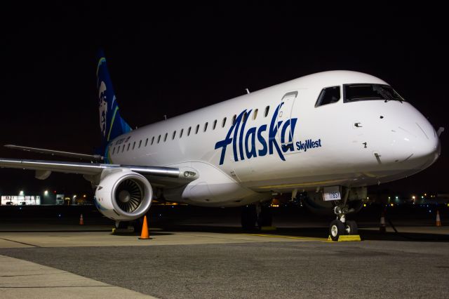 Embraer 170/175 (N178SY)