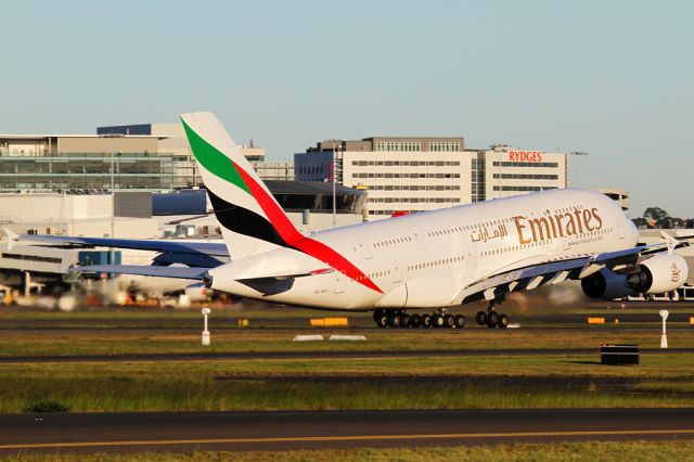 Airbus A380-800 (A6-EEF)