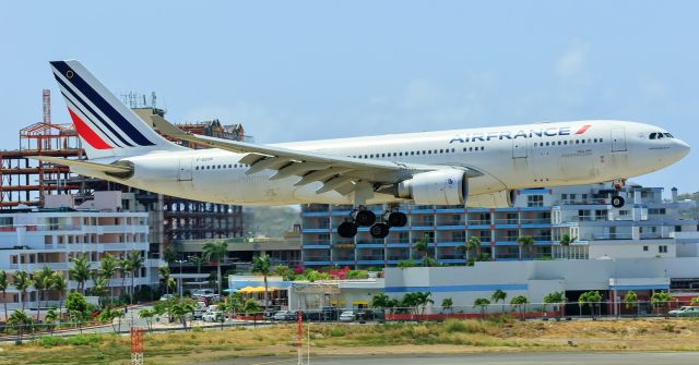 Airbus A330-200 (F-GZCB) - Air France Airbus A330-200 F-GZCB over the tresh hold for landing at TNCM St Maarten.br /Ok you guys can clean this 1 also!!