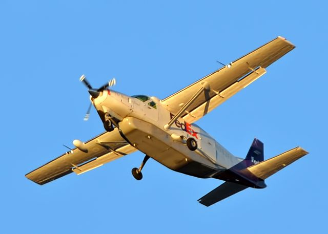 Cessna Caravan (N983FE)