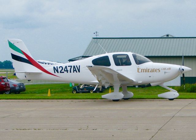 Cirrus SR-20 (N247AV) - AirVenture 2016.