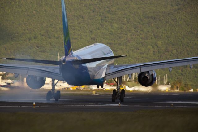 Airbus A330-200 (F-OFDF)