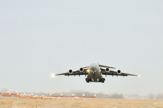 Boeing Globemaster III (17-7703)