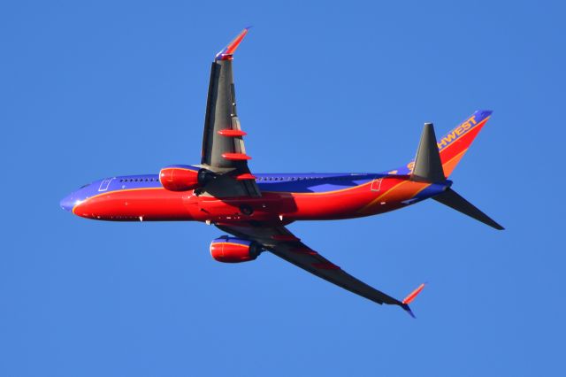 Boeing 737-700 (N8627B) - Southwest 737-8H4 departing Nashville for Pheonix