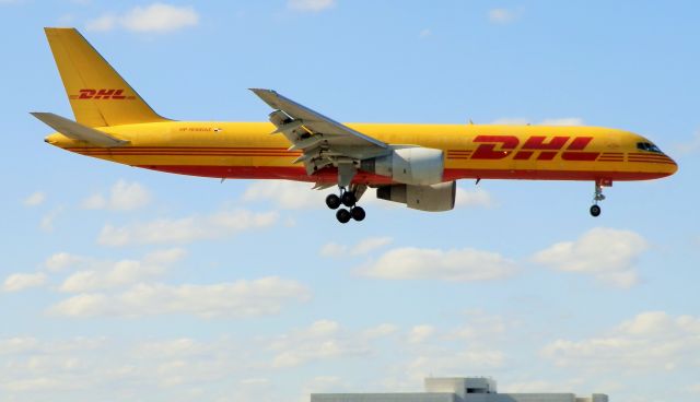 Boeing 757-200 (HP-1910DAE)