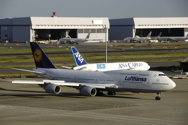 BOEING 747-8 (D-ABYO) - Into Spot at Tokyo-Haneda Intl Airport on 2014/11/4