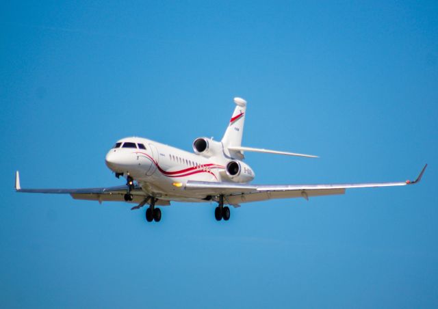 Dassault Falcon 7X (B-8206)