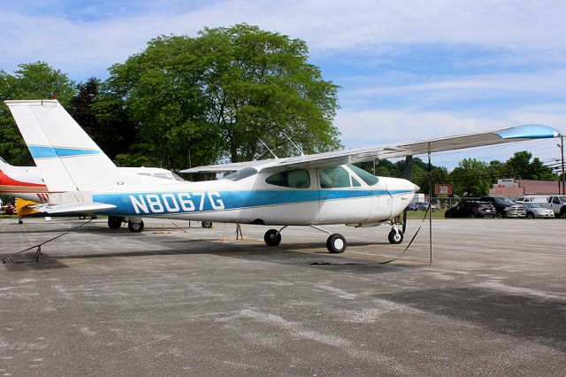 Cessna 177RG Cardinal RG (N8067G)