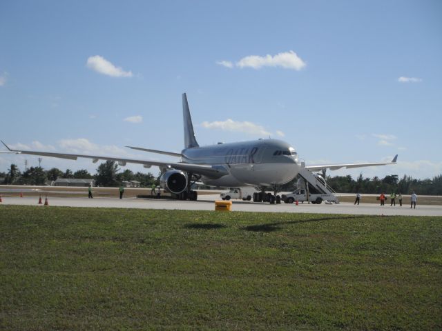 Airbus A330-200 (A7-HJJ) - Prime minister of Qatar in short visit to Grand Cayman...