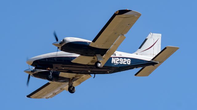 Piper Seneca (N292G)