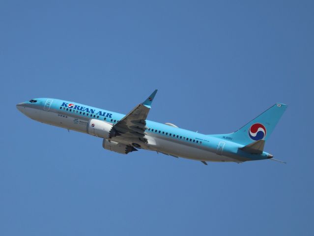 Boeing 737 MAX 8 (HL8351)