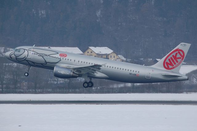 Airbus A320 (OE-LEB)