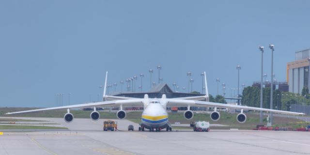 Antonov An-225 Mriya (UR-82060)