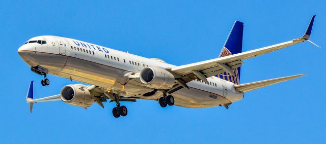 Boeing 737-900 (N69885) - N69885 United Airlines Boeing 737-924ER s/n 42189 - Las Vegas - McCarran International Airport (LAS / KLAS)br /USA - Nevada June 8, 2021br /Photo: Tomás Del Coro