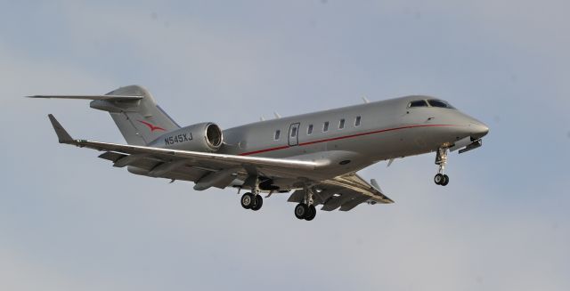 Bombardier Challenger 300 (N545XJ)