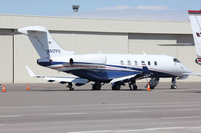 Bombardier Challenger 300 (N517FX)