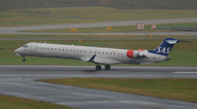 Boeing 717-200 (OY-KFL) - From Freeport carpark