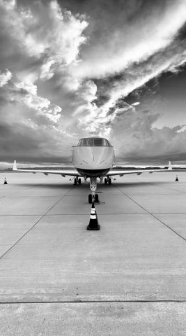 Bombardier Challenger 300 — - Modern-Aviation ramp