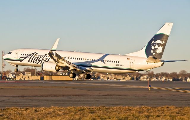 Boeing 737-900 (N469AS) - almost wheels down on RWY33L Logan Airport Boston