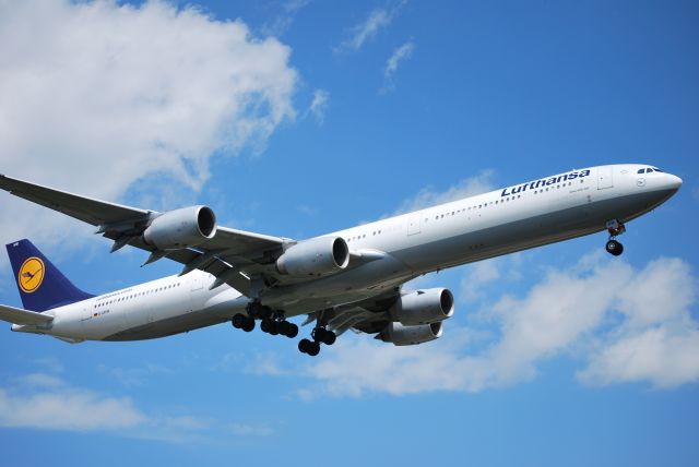 Airbus A340-600 (D-AIHW) - Final for 18C at KCLT - 7/23/13